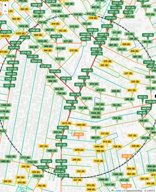 Harta trafic pietonal cu scoruri estimate pe fiecare sectiune de drum din zona analizata